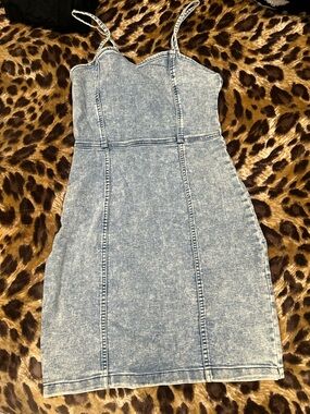 Light Acid-Wash Denim Bodycon Dress